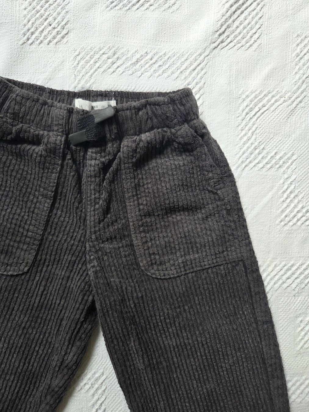 Zara Pantalons: Cord Kinder Hose Gr.86 - dunkelgrau – D'occasion à Basel par kat_69z6 1