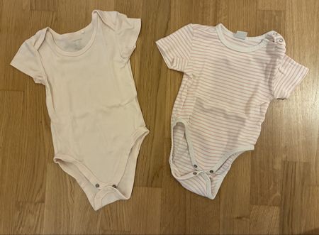 2 Bodys kurzarm Grösse 86-92 / rosa & rosa-weiss