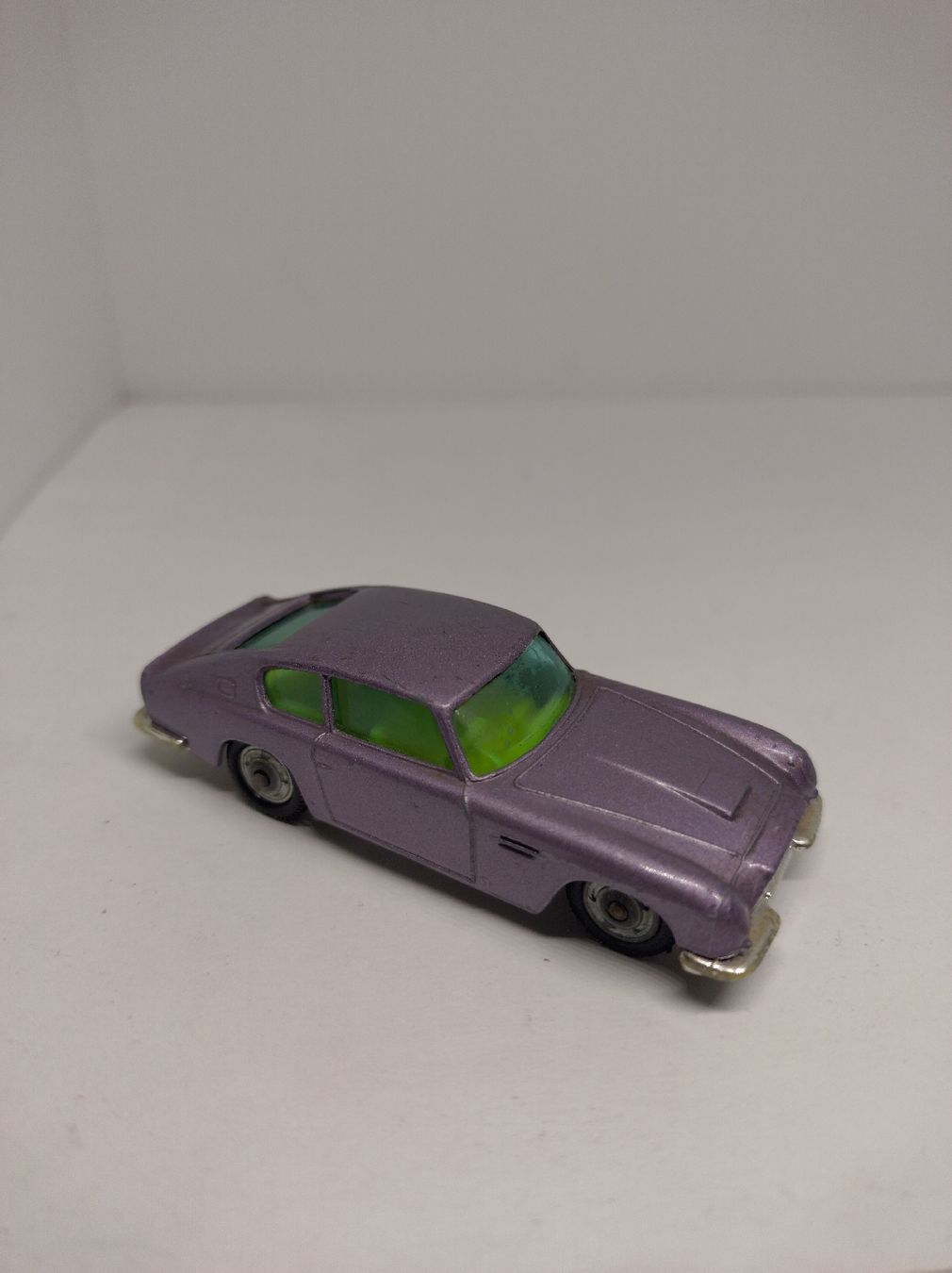 Matchbox Modellautos: Husky, Aston Martin DB6 – Gebraucht aus La Chaux-de-Fonds von Pierrot8404 1