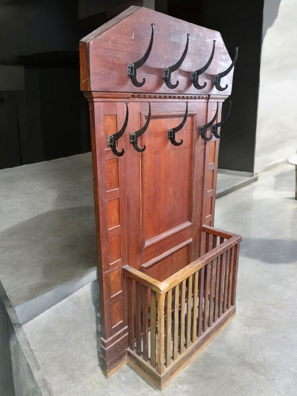 Guardaroba: Garderobe Antik – Usato da Zürich venduto da Zuerichparis08 1