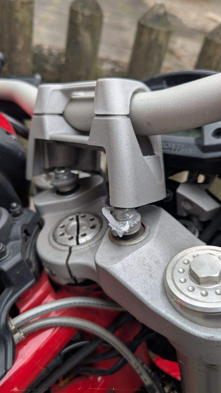 Ducati Route: Ducati Monster 796 – Défectueux à Basel par Motorrad-Classic 2