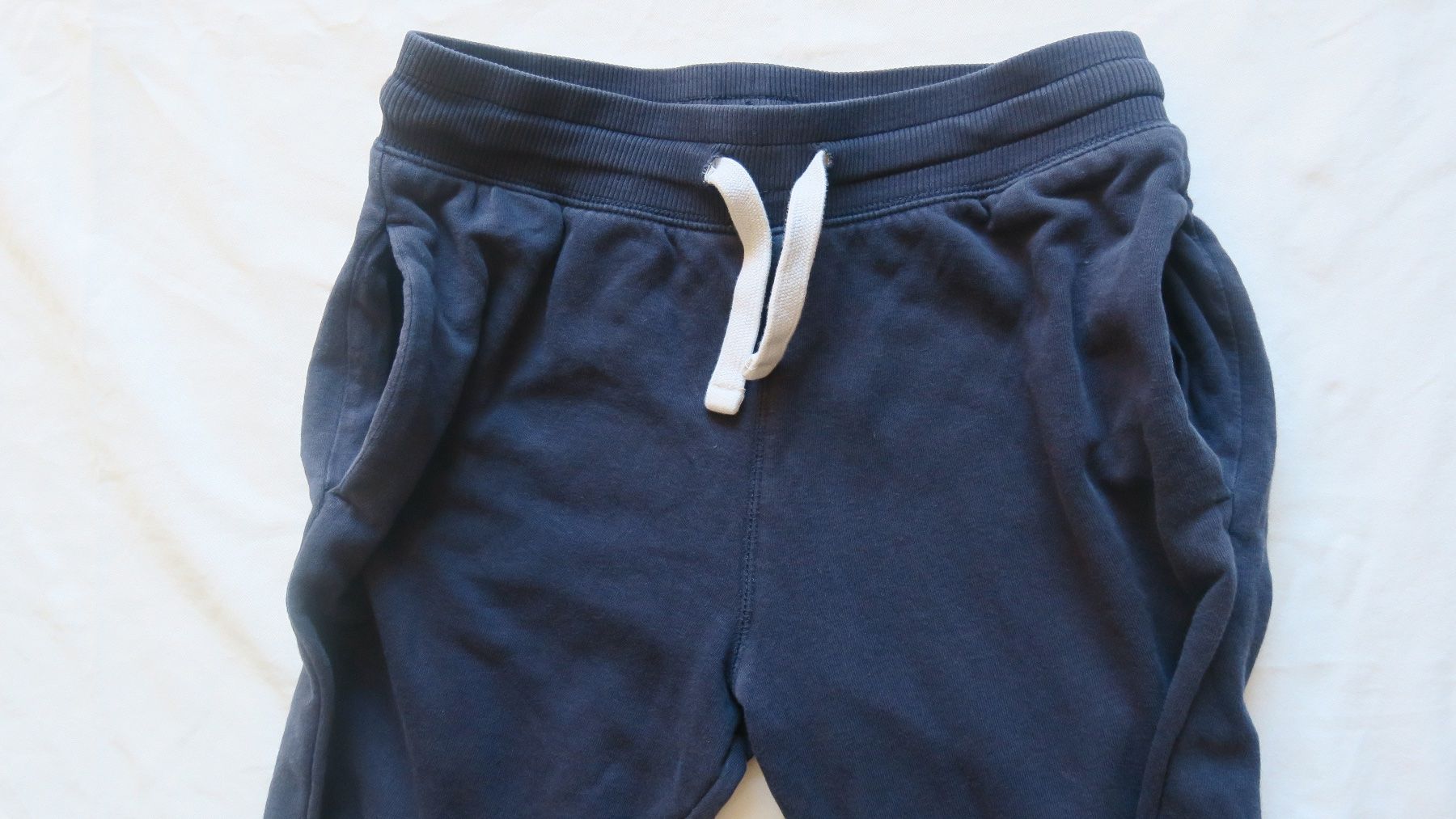 H&M Pantaloni: H&M Trainer Gr. 152 – Usato da Davos Platz venduto da Infinity795 1