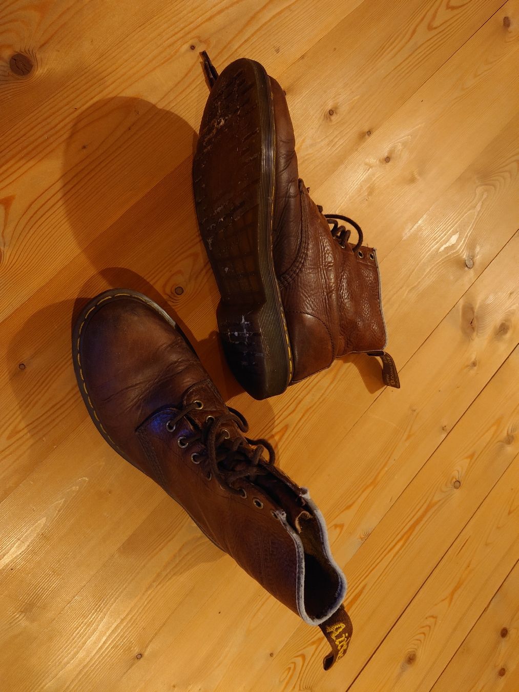 Dr. Martens Scarpe da uomo: Doc Martens 42 – Difettoso da Almens venduto da ma69