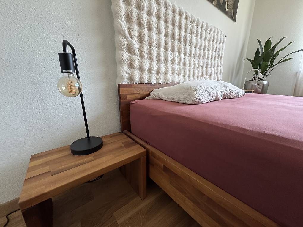 Betten: Bett 1.40m Nussbaum massiv – Gebraucht aus Frauenfeld von mon_b6jv 1