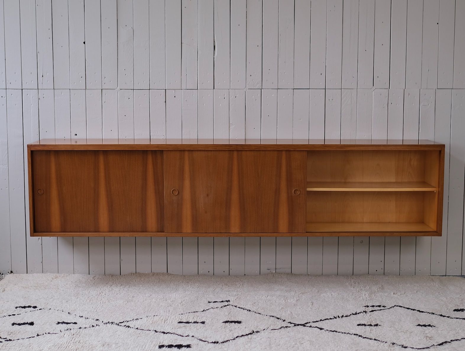 Büffets: Mid Century Sideboard / Wandmontage – Gebraucht aus Bern von Zmodern_VIN 3