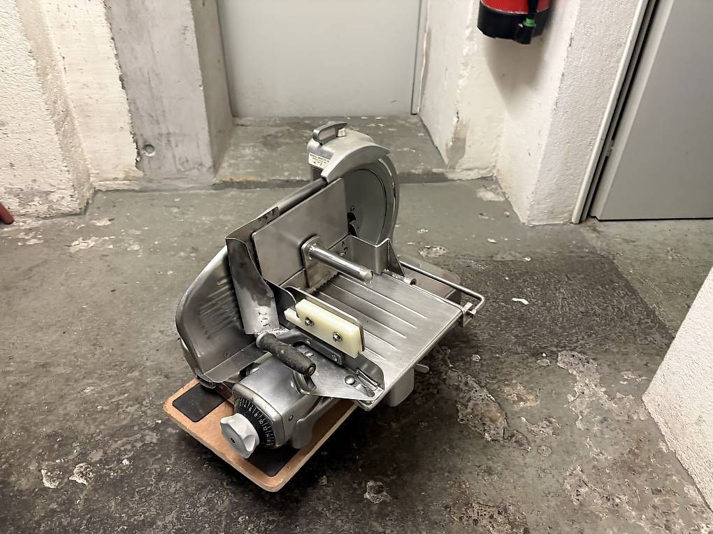 Küchengeräte: Berkel Aufschnitmaschine – Gebraucht aus Steinen von mivori 2