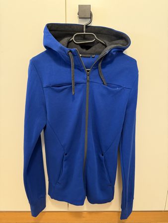 WE Jacke/ Kapuzenjacke mit Reissverschluss Grösse XS