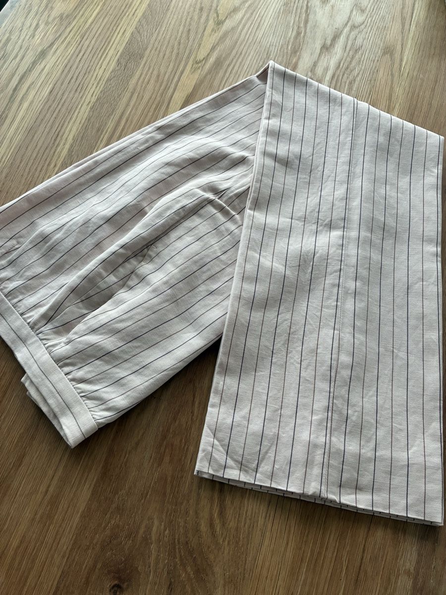 Moschino Pantaloni: Moschino Pants – Usato da Muralto venduto da eva_bjp2