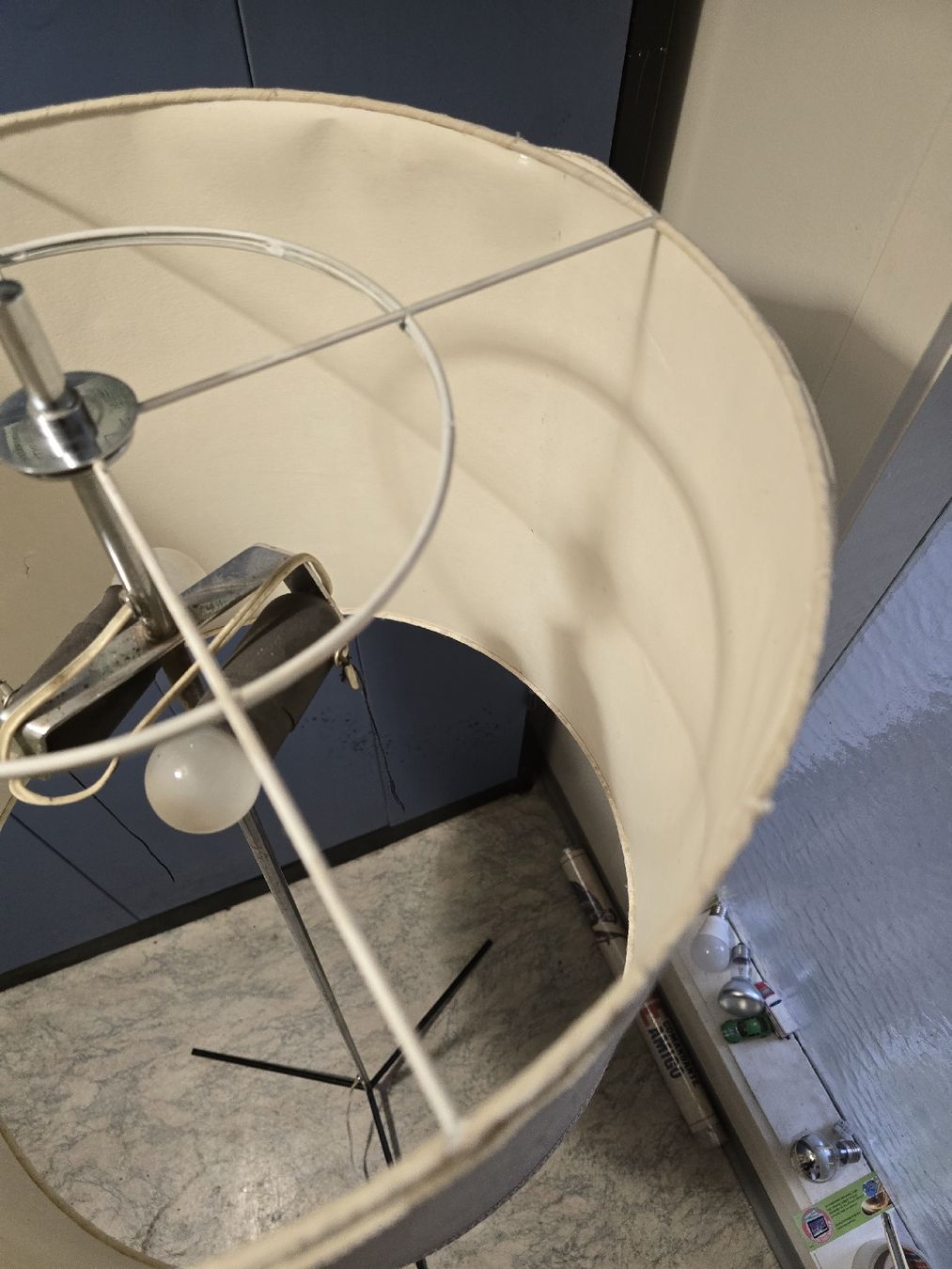 Lampade: Tolle Vintage Stehlampe – Usato da Biel/Bienne venduto da alexriveros2 5