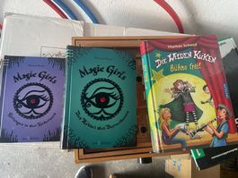 Bücher von Magic girls  - wähle eines aus: ab 2 Fr. /Stück