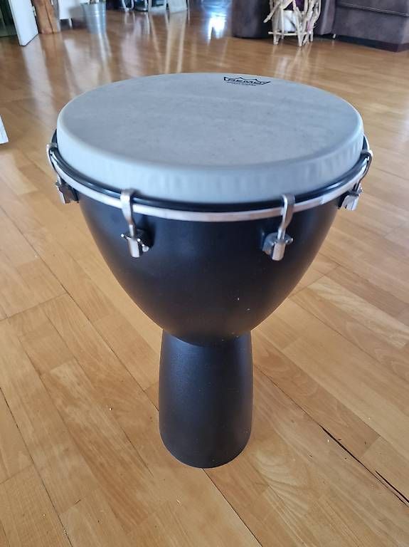 Instruments de musique: Remo Advent Djembe 10" – D'occasion à Mur (Vully) FR par Bigwhite 4