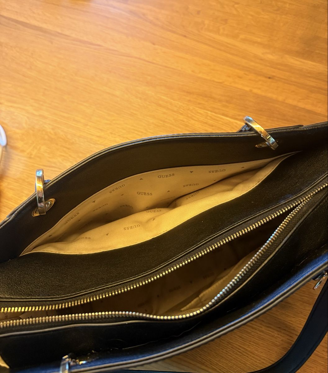 Guess Sacs femmes: Guess Handtasche – Schwarz – D'occasion à Burgdorf par wid_78gy 5