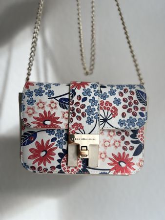 Tommy Hilfiger crossbody bag