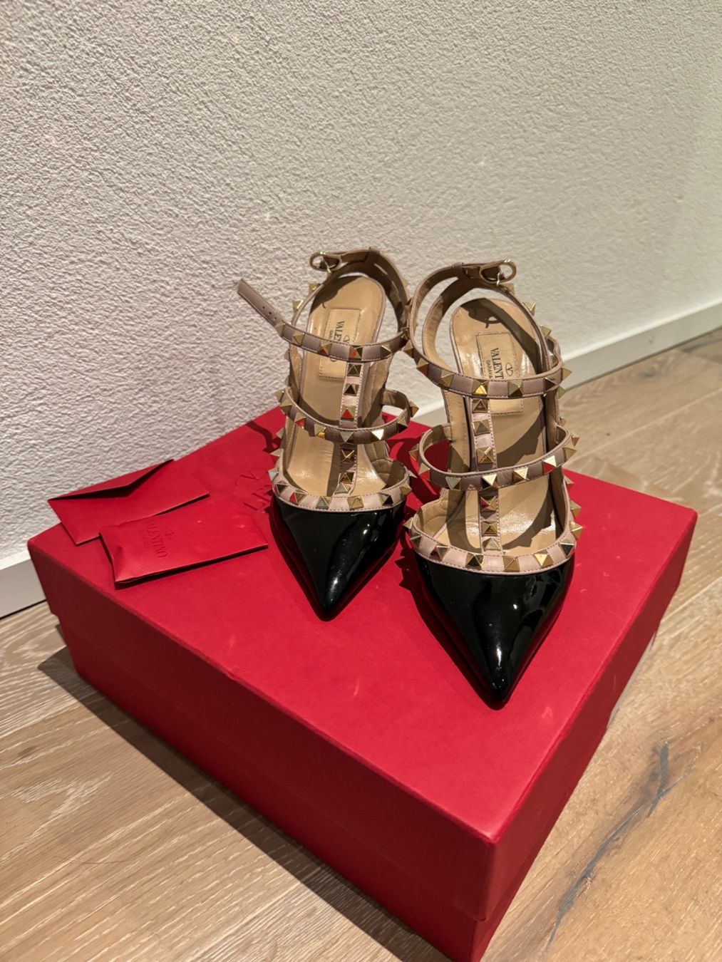 Valentino Scarpe da donna: Valentino Garavani Rockstud heels 37 – Usato da Glattpark(Opfikon) venduto da Natan17313