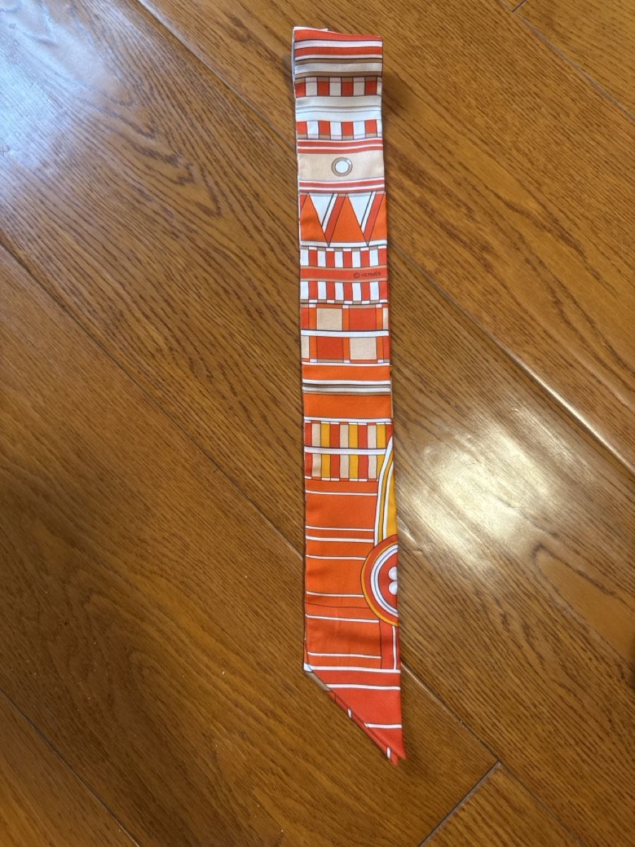 Foulard & Sciarpe: Hermes twilly  un peu sale – Usato da Davos Dorf venduto da gin_8k9d 5