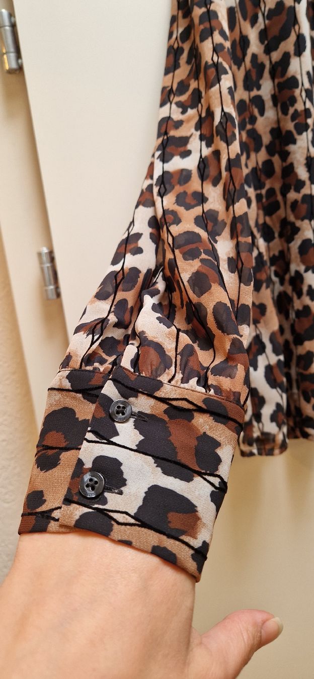 Madeleine Camicette: Madeleine Bluse, Gr. S, Leo-Look, neuwertig – Usato da Urdorf venduto da sab_hz2z 1