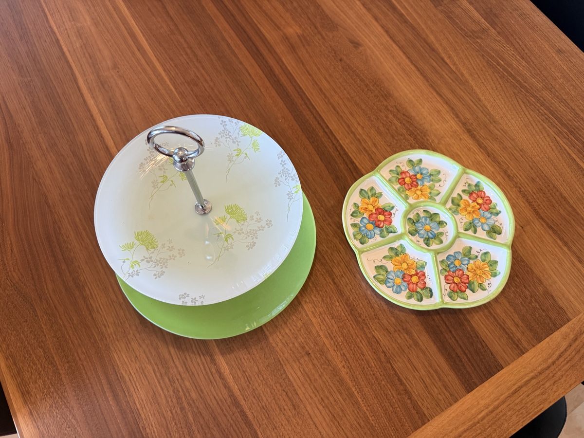 Set di piatti: Etagere und Servierteller Set mit Blumenmuster gebraucht – Usato da Erlenbach ZH venduto da topchick 1