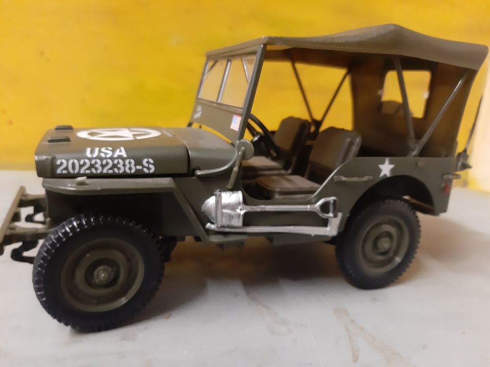 Jeep de commandement Willys, Solido 1