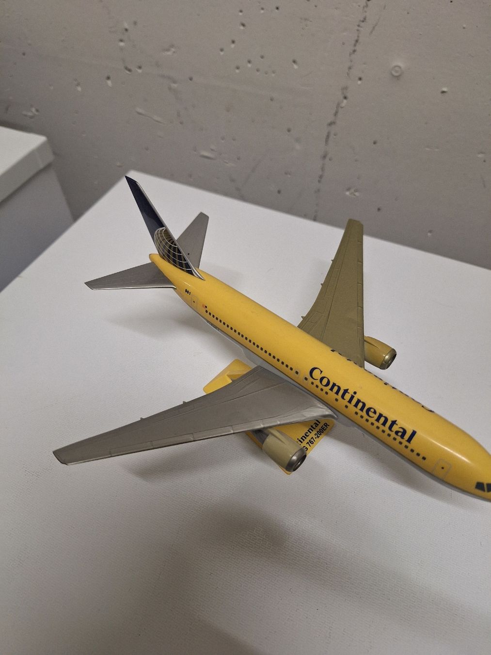 Boeing Kit di modellismo & Modellini statici: Boeing 767-200 ER Continental – Usato da Glattbrugg venduto da Rene1766 1