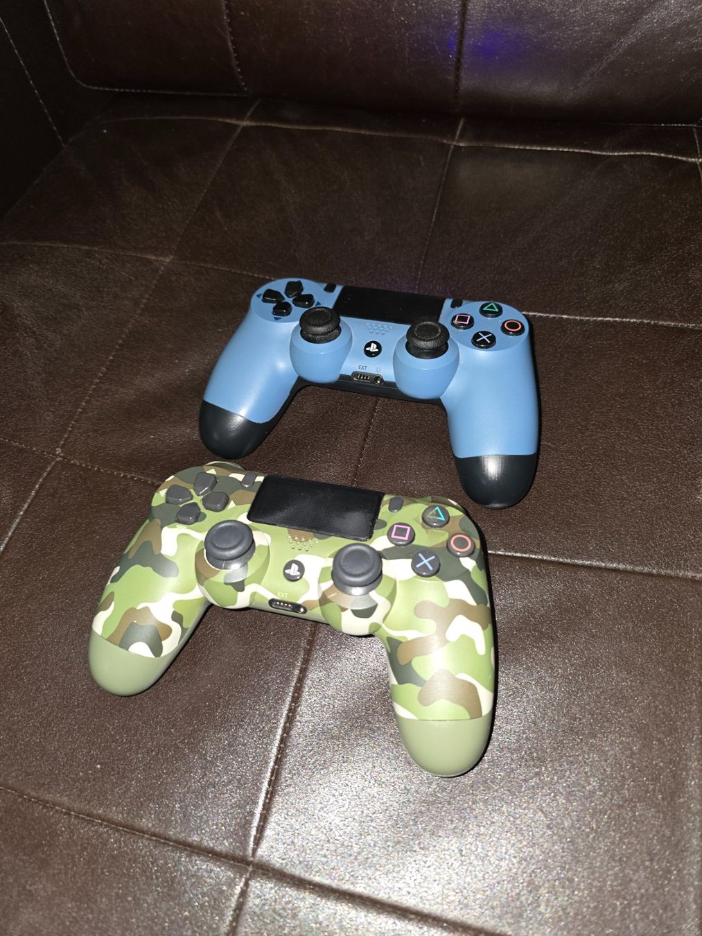 Sony Consoles: 2 Original Sony PlayStation 4 Dualshock Wireless Controller – D'occasion à Bronschhofen par dvnb 1