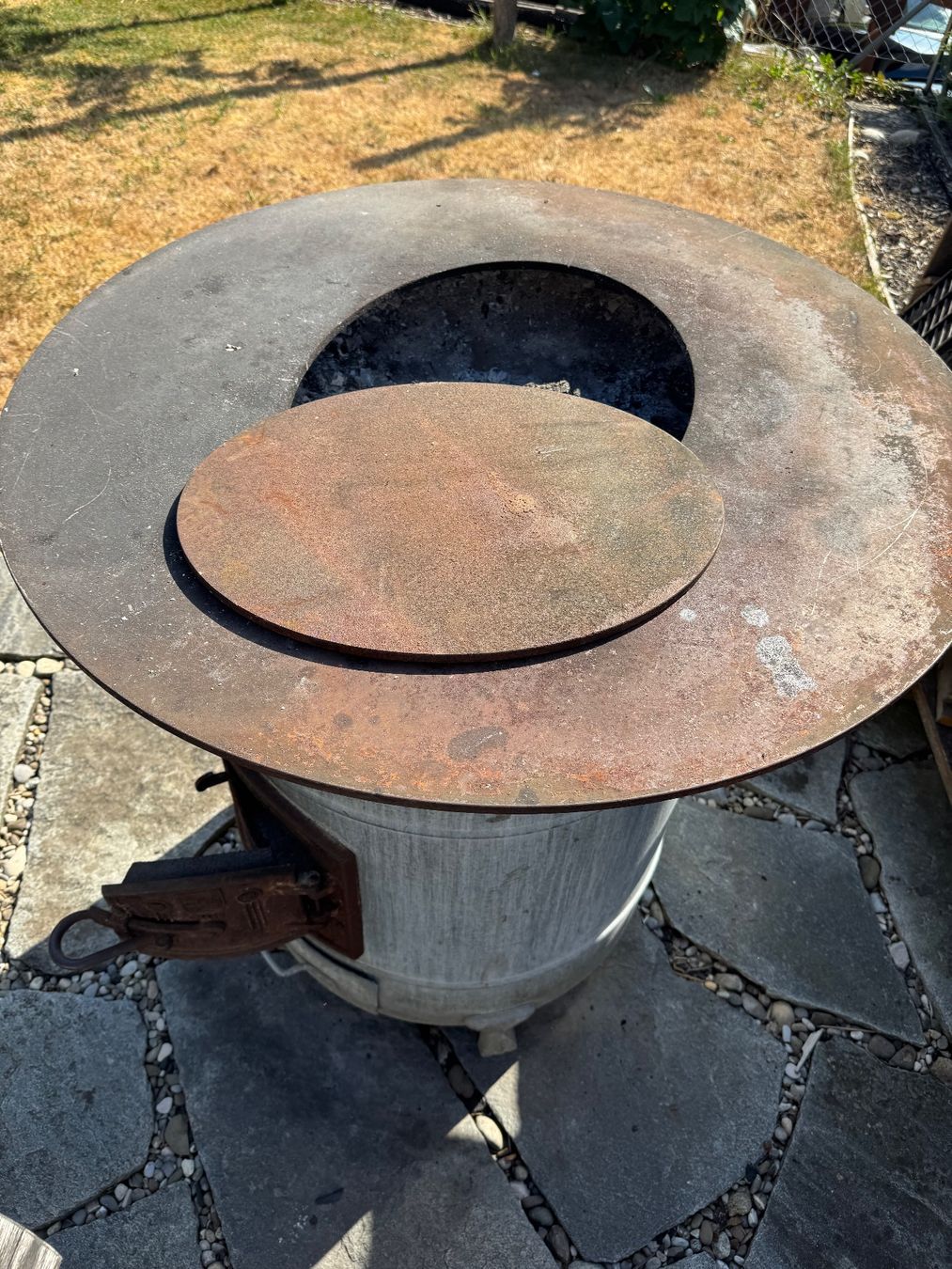 Feuerschale: Feuerschale mit Grillrost und Feuerring – Gebraucht aus Kestenholz von cvx_889vv 2
