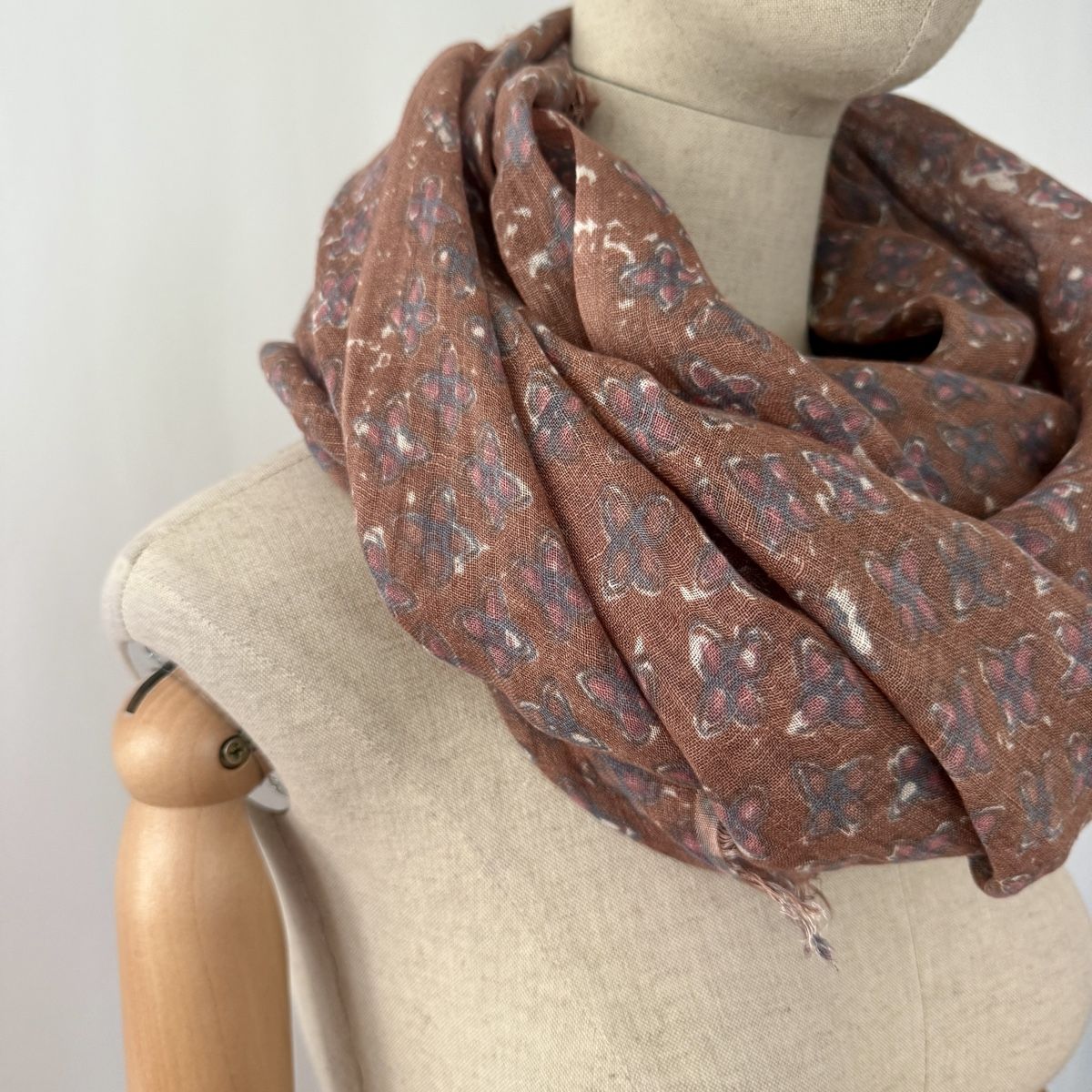Hemisphere Foulard & Sciarpe: HEMISPHERE New Linen Scarf – Nuovo (secondo la descrizione) da Freienbach venduto da Avviivva_Shop 3