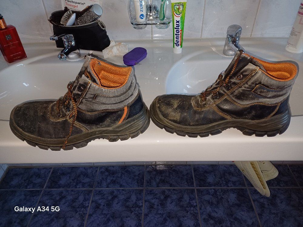 Scarpe da uomo: 1 Paar Arbeitsschuhe mit Stahlkappe – Usato da Höri venduto da 2oo892 3