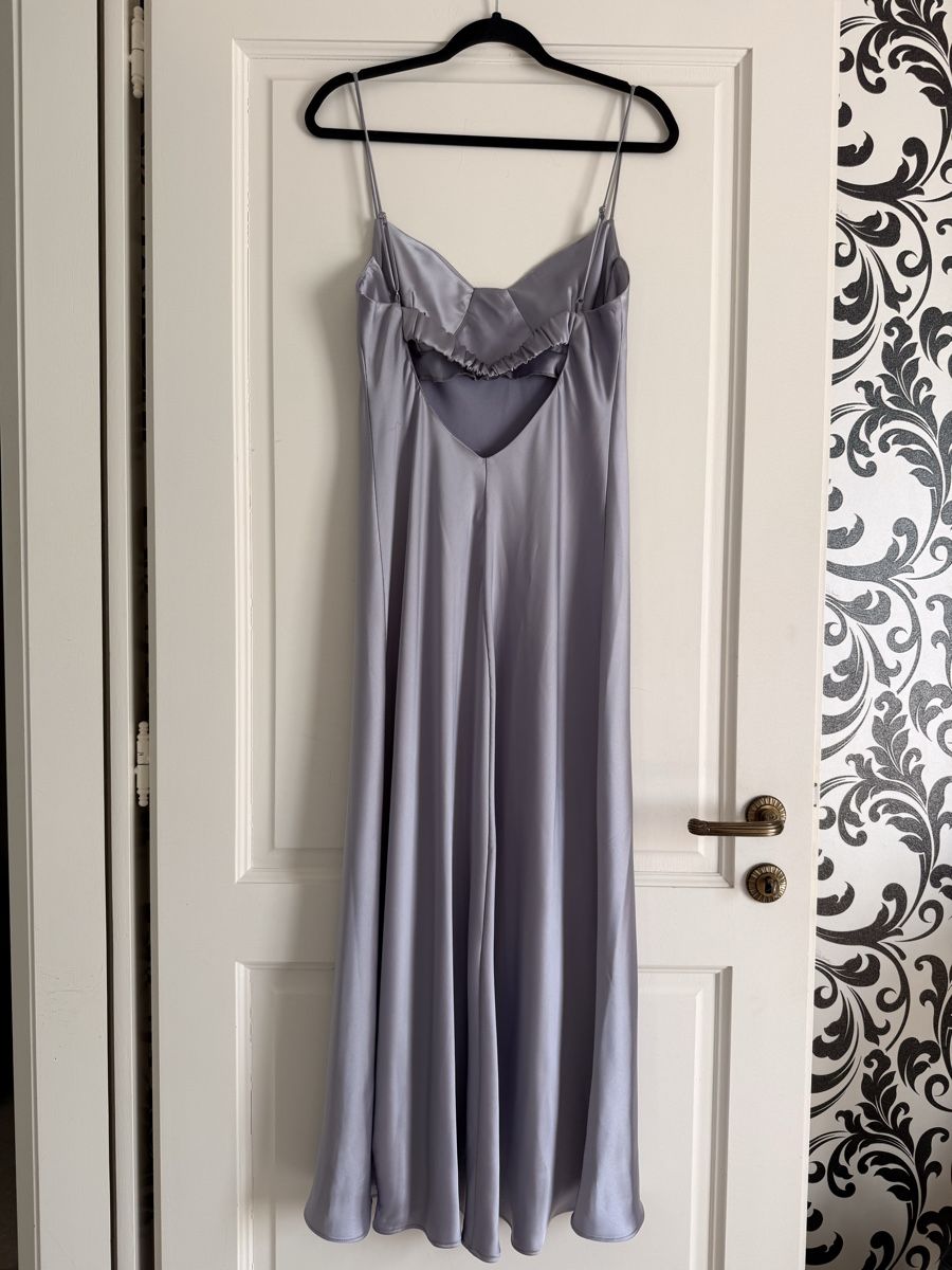 Zara Vestiti: Zara Lilac Satin Dress  – Usato da Corsier-sur-Vevey venduto da Kristina.Nova 3