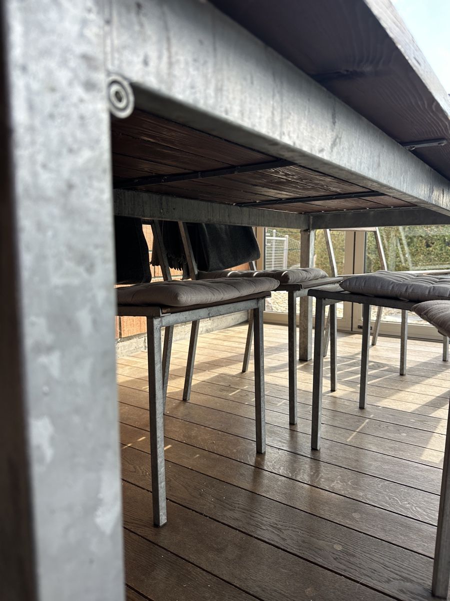 Set di tavolo e panche: Gartentisch Metall Holz mit 6 Stühlen Gebraucht – Usato da Hirzel venduto da Boerge 2