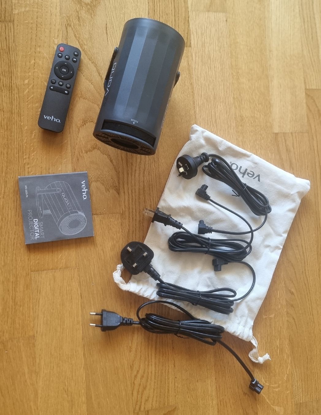 Vidéoprojecteurs: Proiettore Veho Quda FX Smart con accessori – Neuf (Voir description) à Altdorf UR par Adeleiro 2