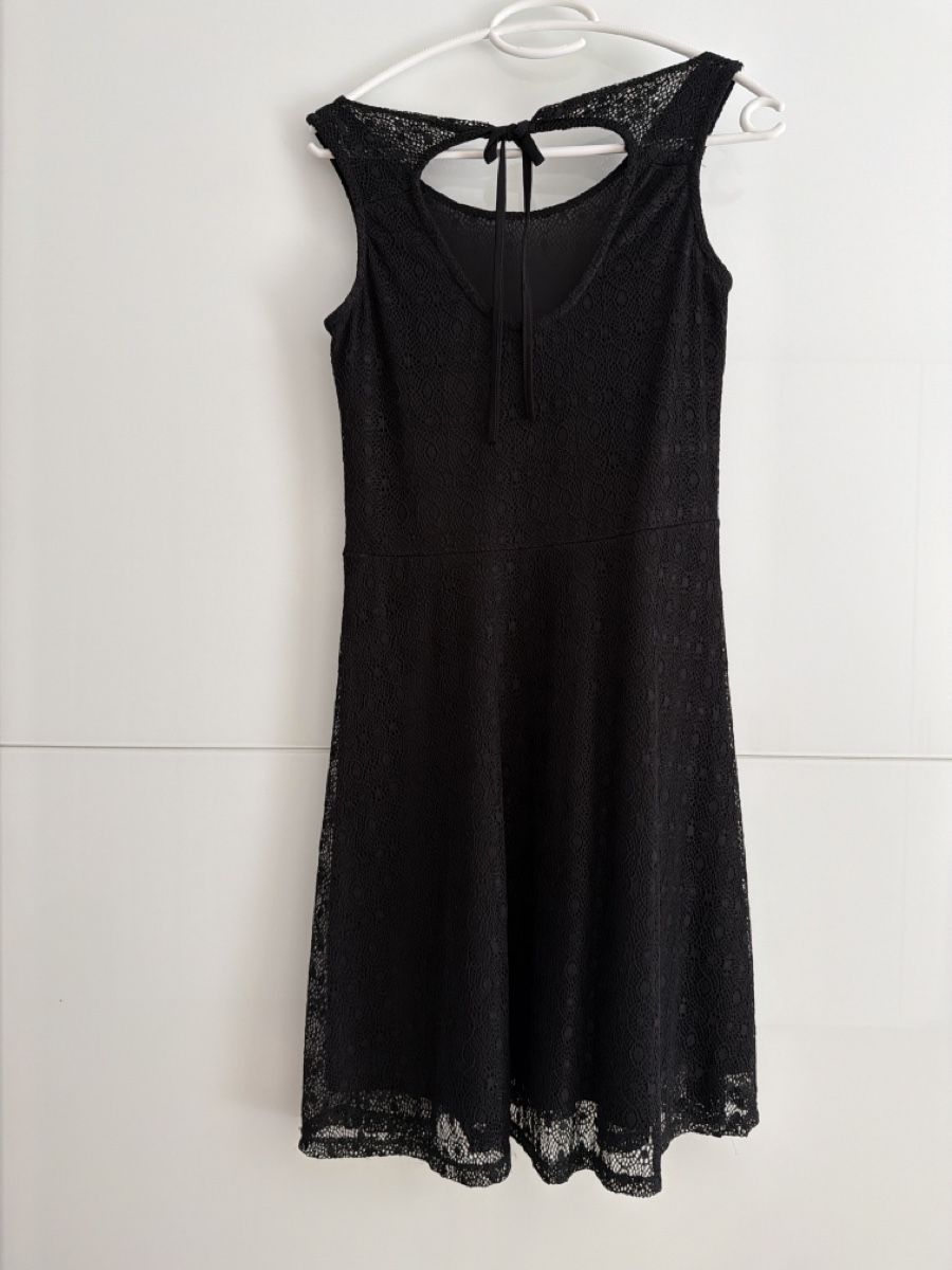 Kleider: Robe noire avec dentelle – Gebraucht aus Uetliberg von adrenalhyn 1