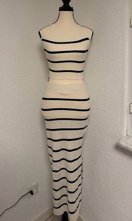 Gestreiftes Strickkleid