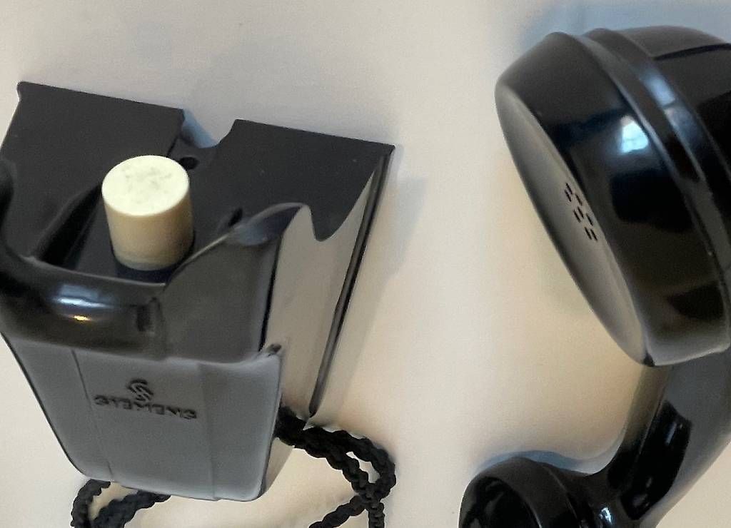 Telefoni: 5 Bakelit Telefone Interkom 1940, Siemens Schwarz  – Usato da Basel venduto da ninenintynine 3