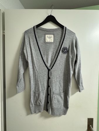 Graue Strickjacke von Abercrombie & Fitch, Gr. M top!