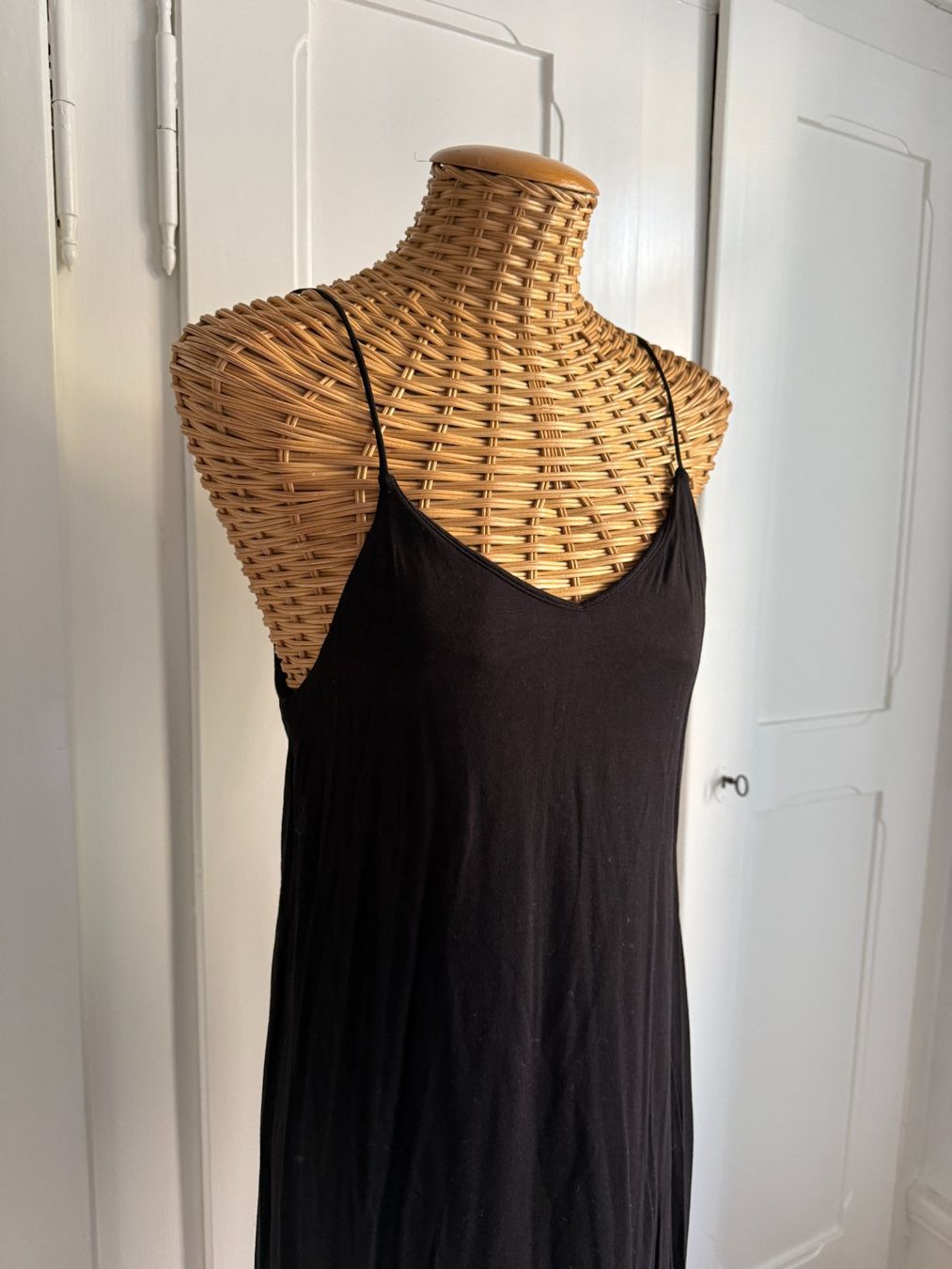 H&M Vestiti: Trägerkleid schwarz fliessend S – Usato da Zürich venduto da Diazaio 1
