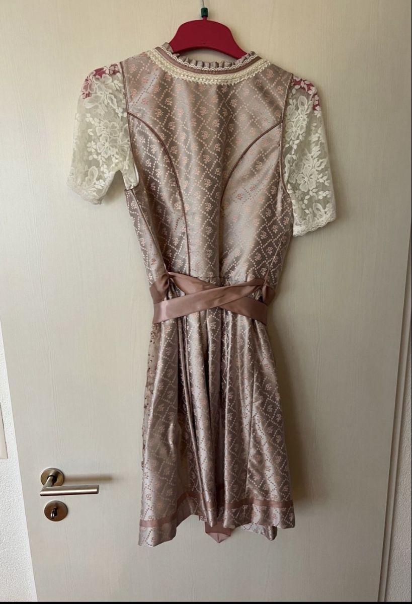 Vestiti: Krüger dirndl 42 – Usato da ebikon venduto da Caru15 1