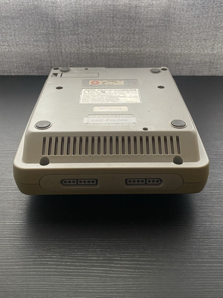 Nintendo Console: 🎮 Super Nintendo SNES Konsole getestet + Kabel + Controller – Usato da Kirchberg BE venduto da swiss_slab 5