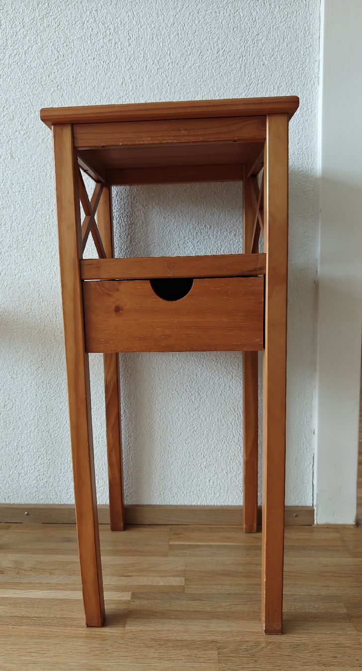 Nachttische: Nightstand/lobby shelf – Gebraucht aus Zürich von seconda_chance 2