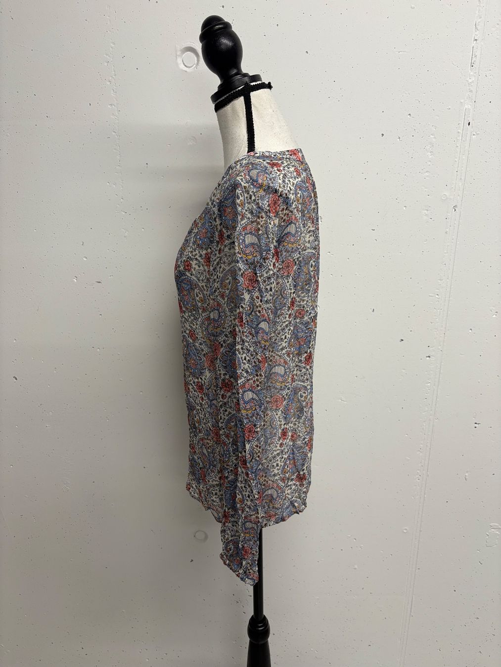 Cinque Camicette: Cinque leichte Bluse Blumenmuster Gr. 38 Viskose blau – Usato da Regensdorf venduto da secondchancefashion 1