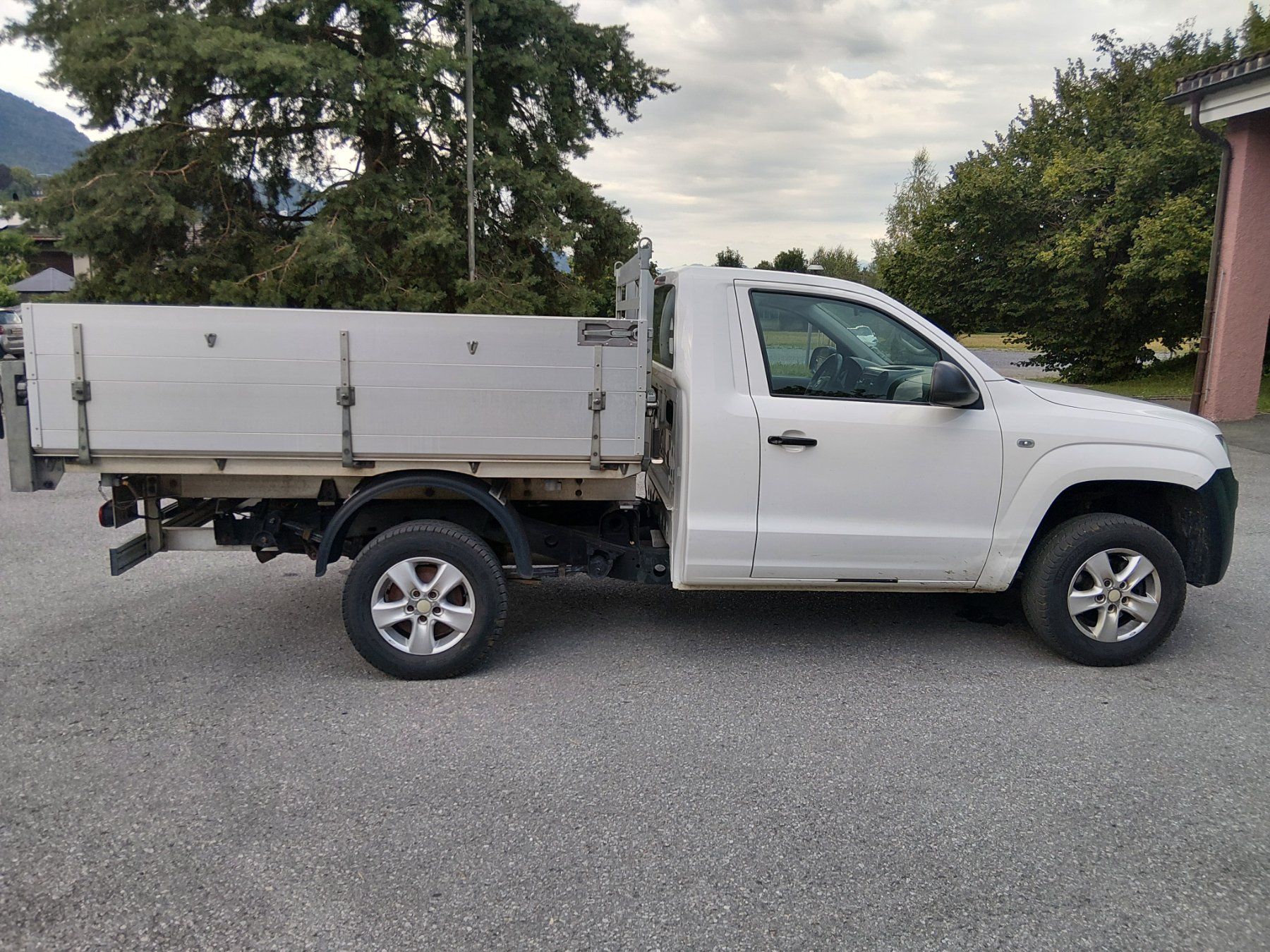 VW Nutzfahrzeuge: VW Amarok 4M mit ALU - Kippbrücke – Gebraucht aus Marbach SG von ScannerOne 1