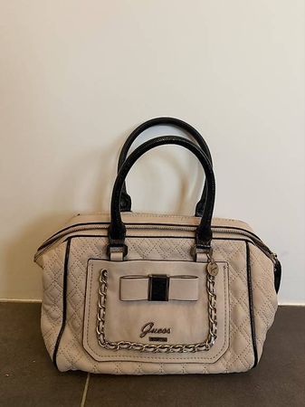 Sac à main Guess matelassé rose et noir  Style vintage Y2K