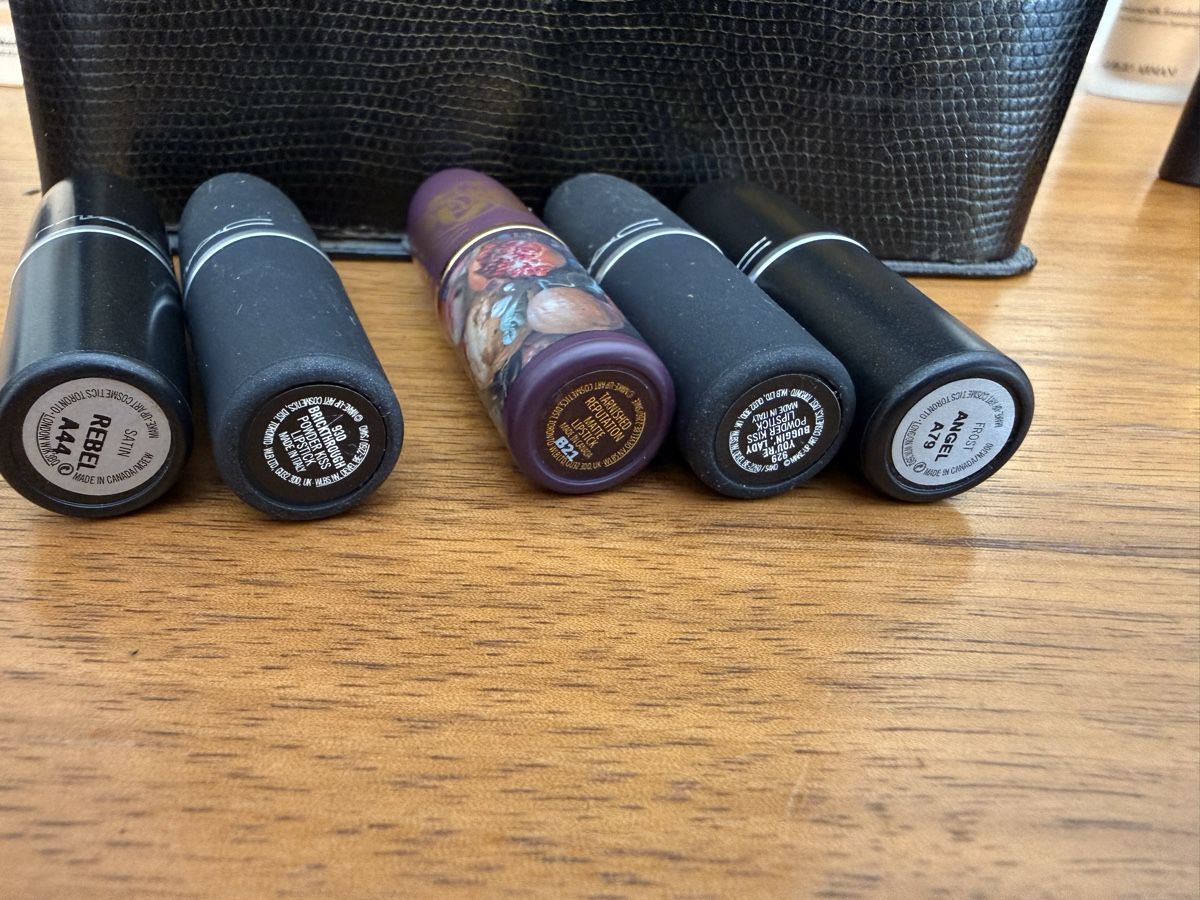 Mac Cosmetics Make-up: MAC Lippenstift Set, verschiedene Farben – Usato da Zürich venduto da pinish 4