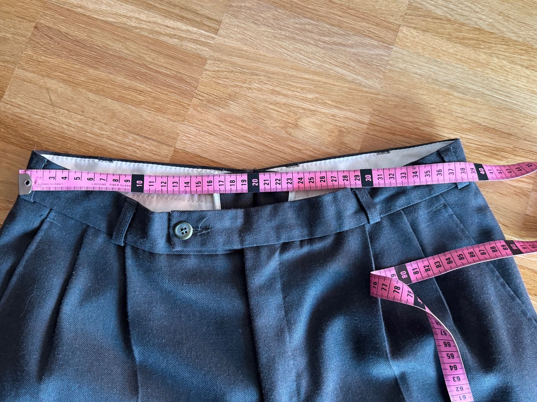 Pantaloni: Vintage wool trousers – Usato da Fribourg venduto da mariedw 1