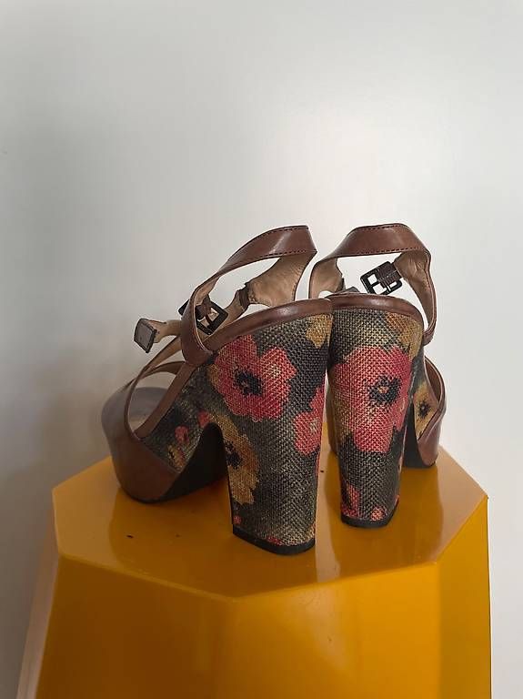 Chaussures femmes: Lederschuhe – D'occasion à Zürich par Grillieren