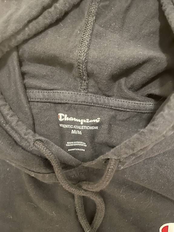 Maglioni & Felpe: Champion Pullover (dünn) – Usato da Luzern venduto da 99v_5cmr 2