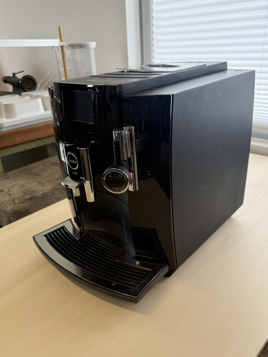 Jura Machines à café & Machines à expresso: Jura E800 – D'occasion à La Tanne par Agere 1