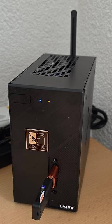 Boîtiers: MiniTower i7 11th, Ecran 27" Philips – D'occasion à Murten par LeMec58