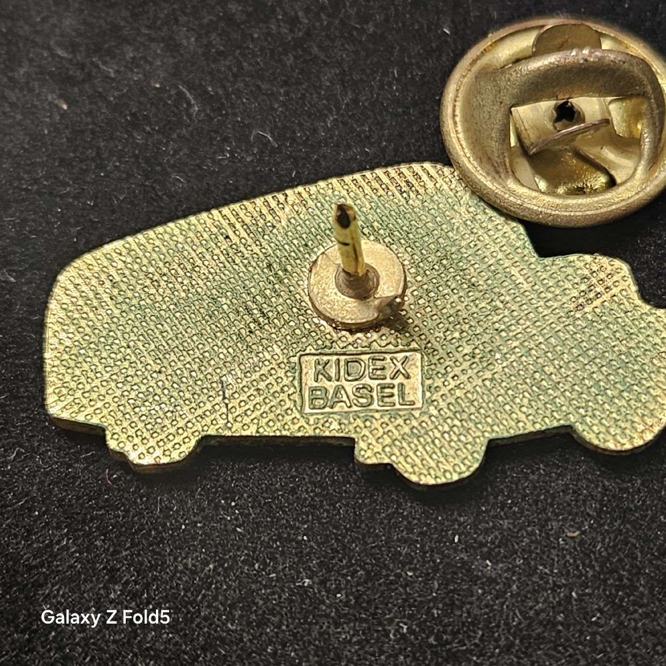 Plaketten & Abzeichen: KIDEX Basel Pin/Anstecker, cooler Oldtimer Bus, Vintage! – Neu (gemäss Beschreibung) aus St. Gallen von urs_j5tp 1