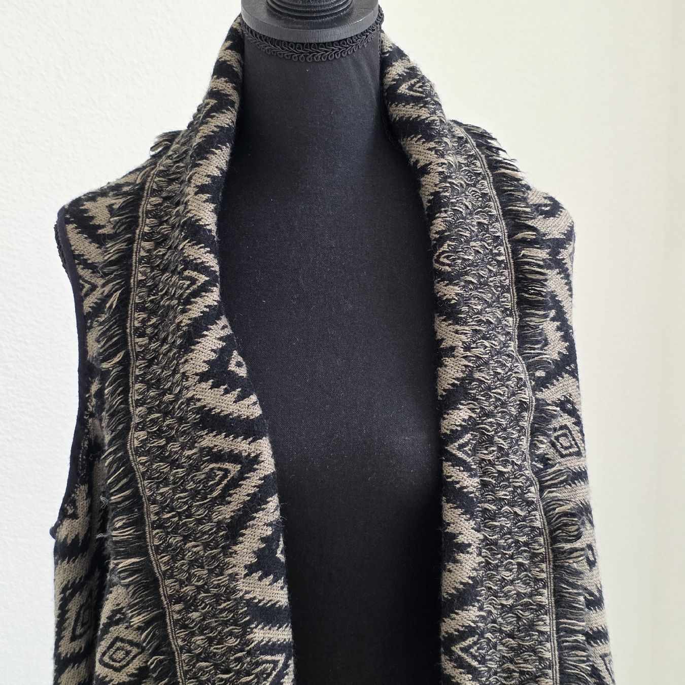 Gilets:  Strickweste Muster Schwarz/Beige Gr. 1 size – D'occasion à Rheinsulz par Gilea 1