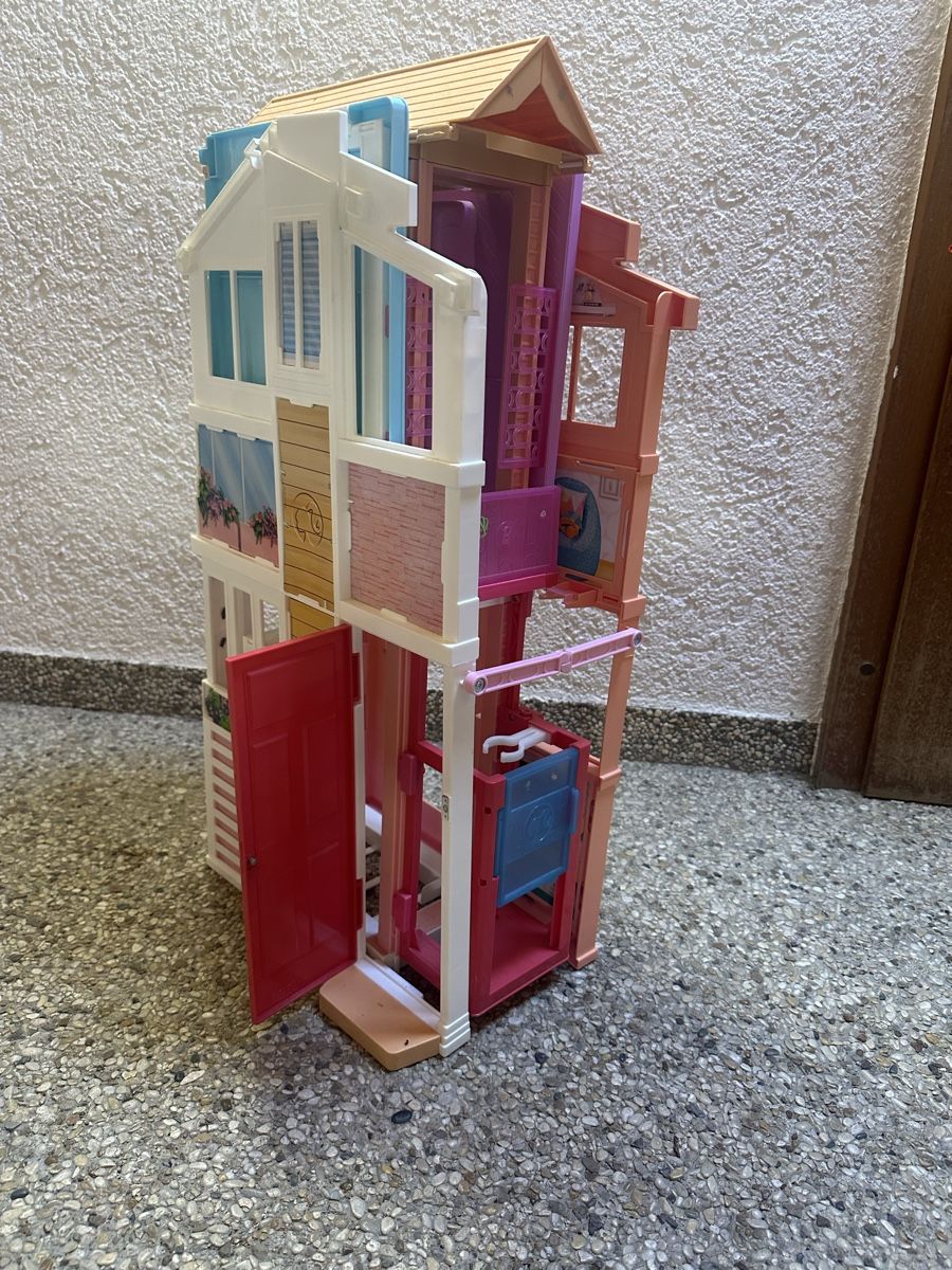 Mattel Casette per bambini: Maison Barbie Poupées et Accessoires  – Usato da Givisiez venduto da sgu_k58r 8